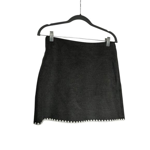 NWT Commense Charcoal Gray Piped Hem Mini Skirt Size Medium - Picture 1 of 5